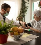 בוחרים להזדקן בבית – אתגרים ופתרונות -תמונה